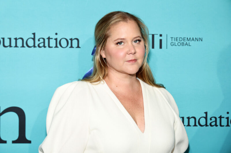 Amy Schumer claims that her moon face remarks led to the diagnosis of cushing syndrome! I would not have realized