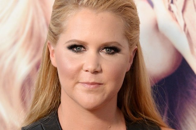 Amy Schumer claims that her moon face remarks led to the diagnosis of cushing syndrome! I would not have realized